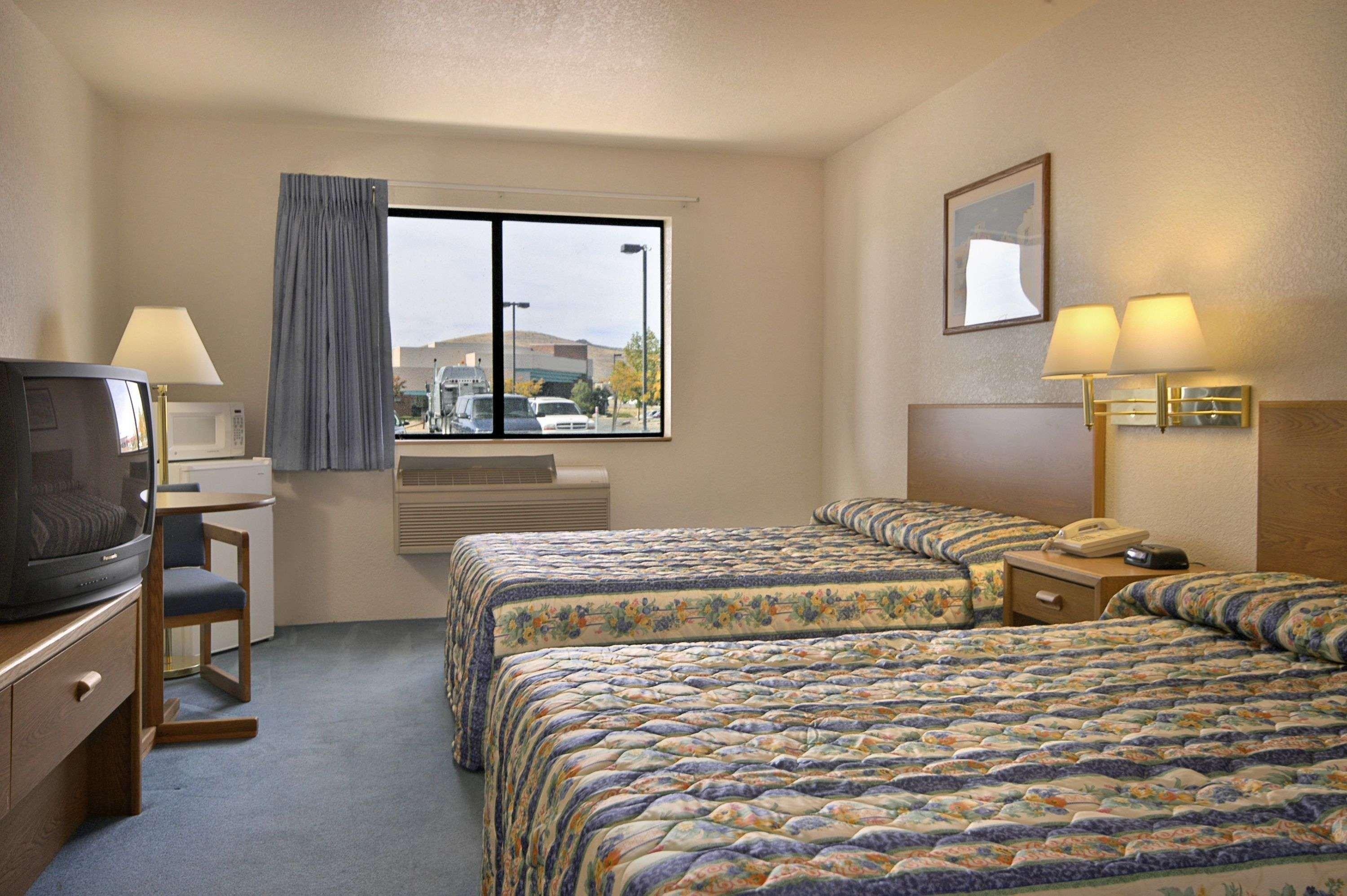 Clarion Pointe Prescott Valley Room photo